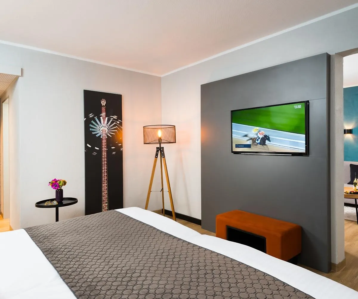 Leonardo Hotel Munich Arabellapark 4*,